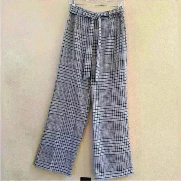 Forever 21 Plaid Belted Wide Leg Pant Size
Large EUC! - Picture 2 of 6